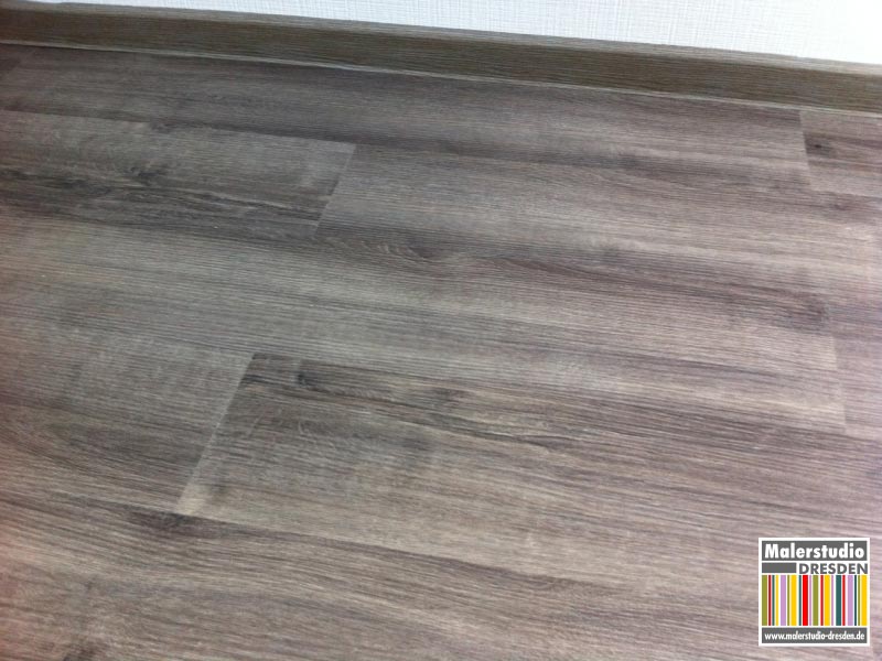 Designbelagsverlegung Dekor Dark Brushed 